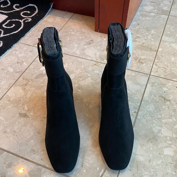 Suede ankle boot - Picture 2 of 5